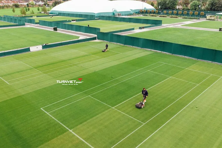 S&acirc;n tennis chuẩn gồm những g&igrave;? Quy chuẩn k&iacute;ch thước, mặt s&acirc;n v&agrave; chi ph&iacute; thi c&ocirc;ng