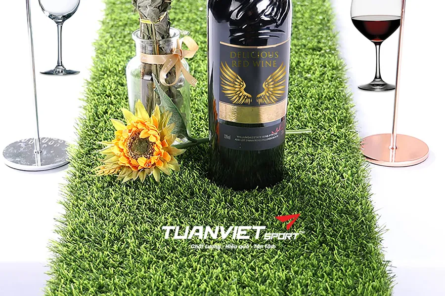 Biến phòng khách ấm cúng hơn mùa Giáng sinh với cỏ nhân tạo trang trí Noel