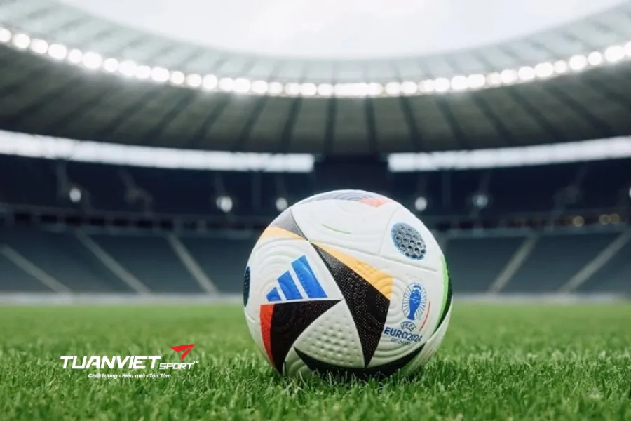 c&aacute;c loại b&oacute;ng đ&aacute; s&acirc;n cỏ nh&acirc;n tạo