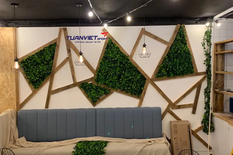 Cách dùng cỏ nhân tạo để thiết kế khu chụp hình Noel trong trung tâm thương mại