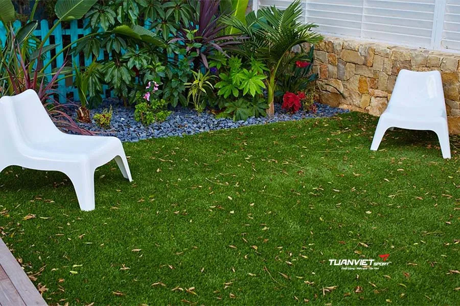 Cỏ nh&acirc;n tạo trang tr&iacute; Tết: N&ecirc;n chọn loại n&agrave;o đẹp, gi&aacute; bao nhi&ecirc;u l&agrave; hợp l&yacute;?