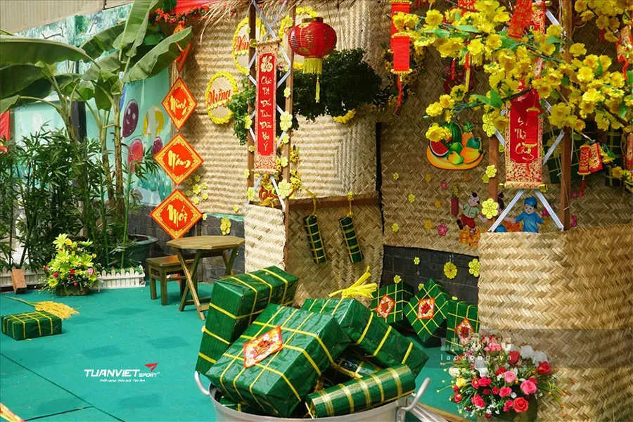 Gợi &yacute; trang tr&iacute; Tết 2026 bằng cỏ nh&acirc;n tạo theo phong c&aacute;ch cổ truyền v&agrave; hiện đại