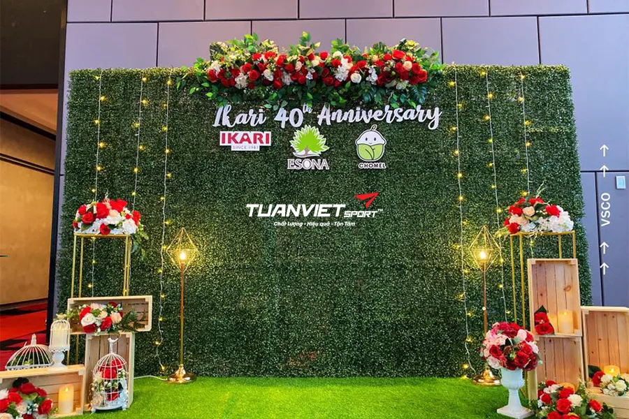 Hướng dẫn trang trí sân khấu Noel bằng cỏ nhân tạo chuyên nghiệp và thẩm mỹ