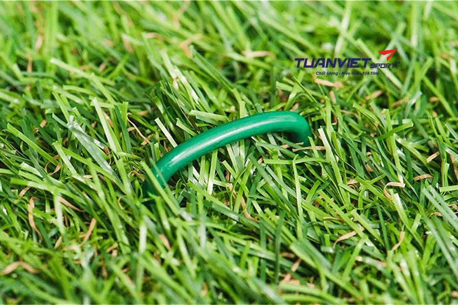 Trang trí Giáng sinh bằng cỏ nhân tạo: Gợi ý và lưu ý cần biết