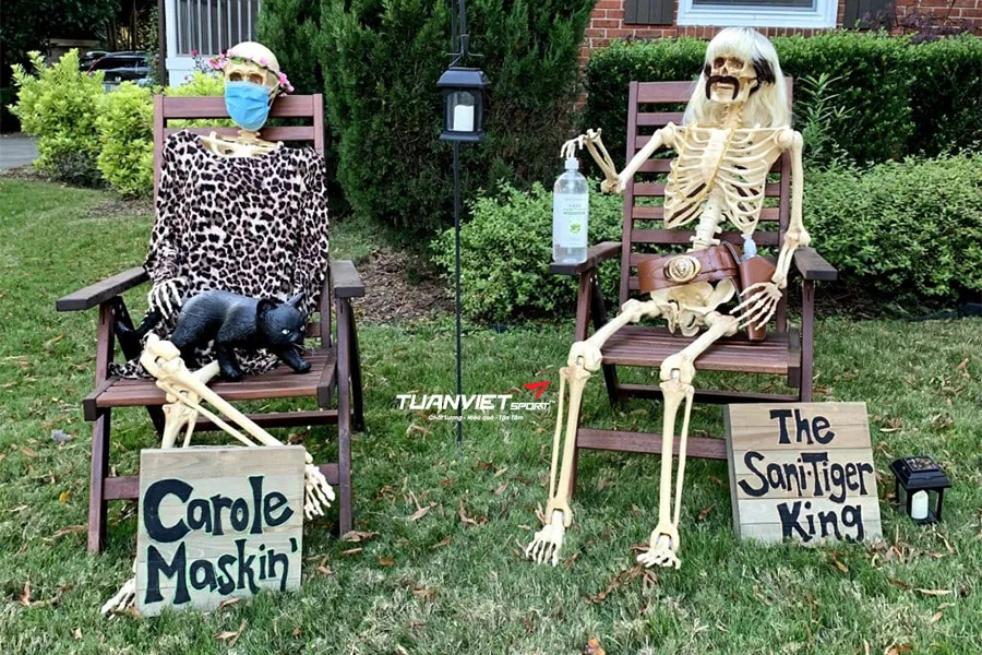 Trang trí góc chụp ảnh Halloween trong nhà bằng cỏ nhân tạo đẹp và ấn tượng