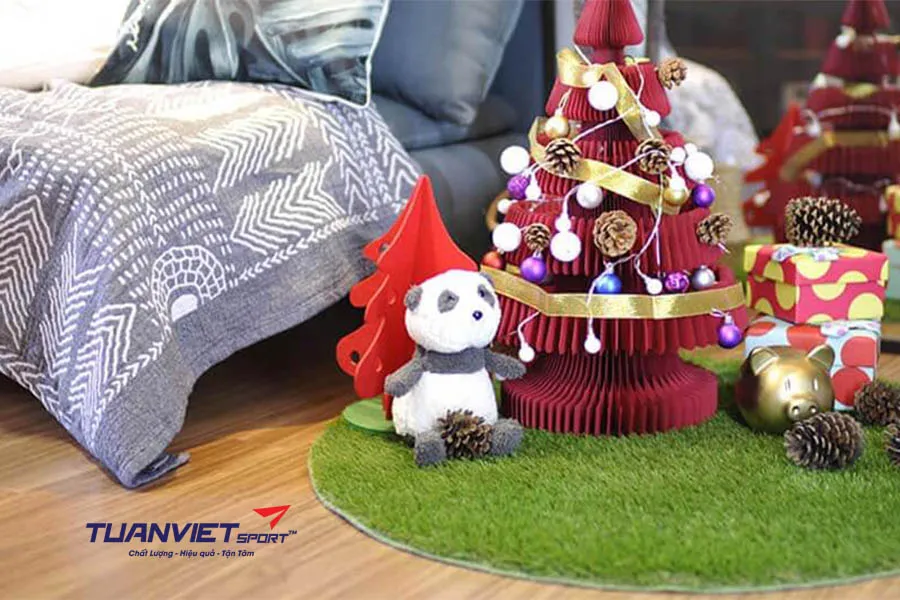 Trang trí nhà cửa mùa Noel với cỏ nhân tạo: Đơn giản mà ấn tượng