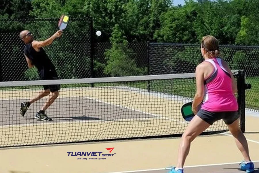 5 kỹ thuật Pickleball cơ bản mọi người mới bắt đầu cần nắm