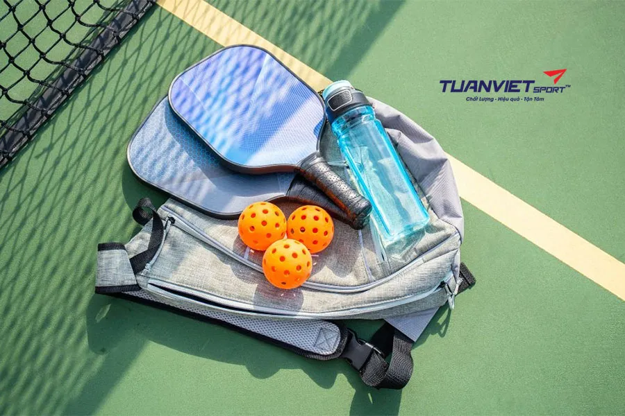 5 lý do bạn nên treo túi pickleball trên hàng rào thay vì đặt dưới đất