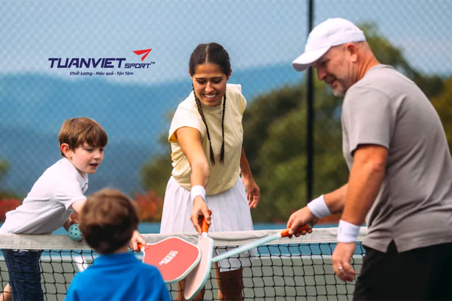 6 bí quyết giúp bạn và người thân phối hợp ăn ý trong pickleball