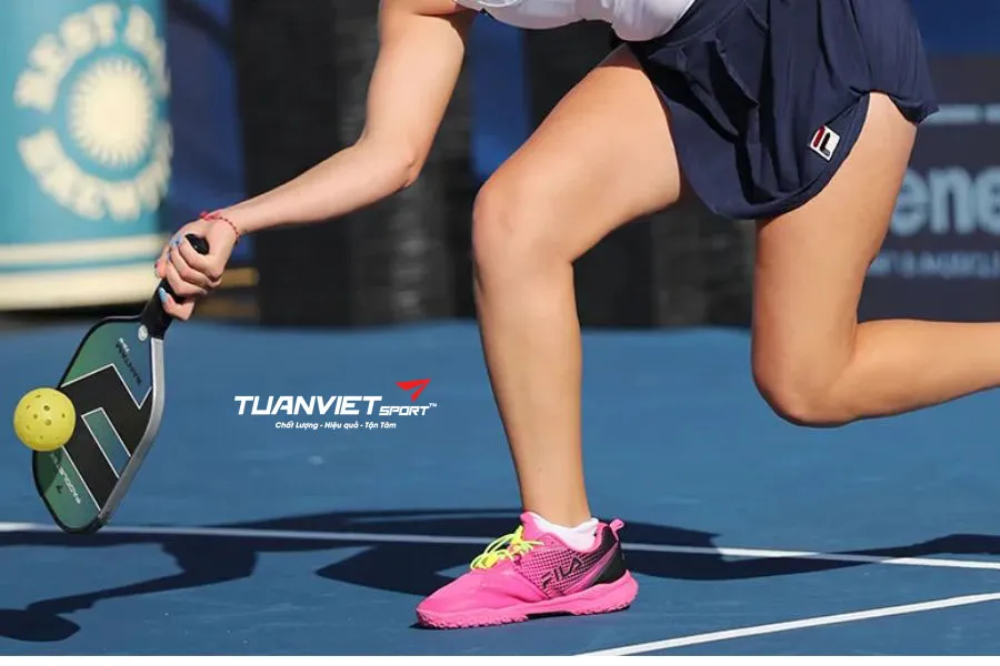 6 lý do bạn không nên mang giày pickleball từ nhà ra sân