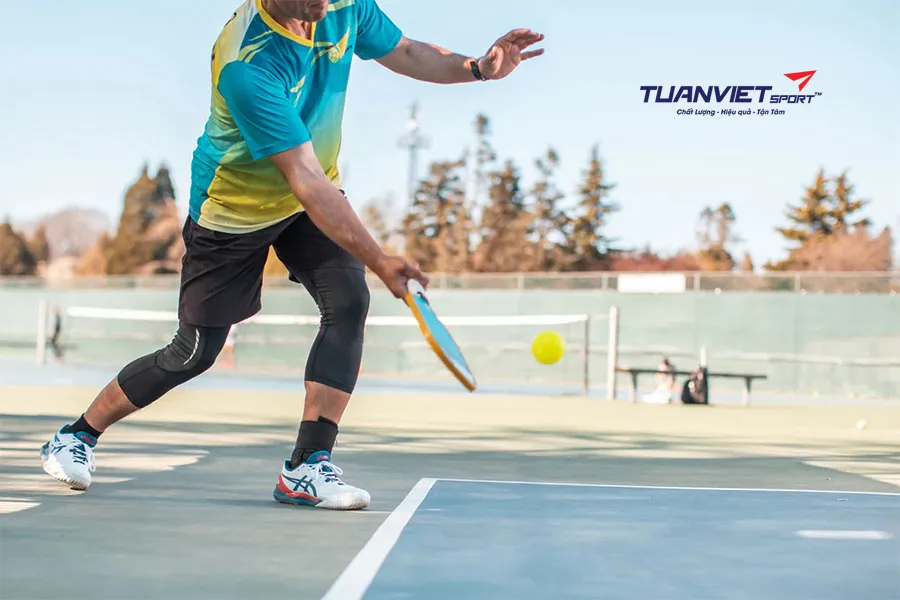 6 lý do bạn không nên mang giày pickleball từ nhà ra sân