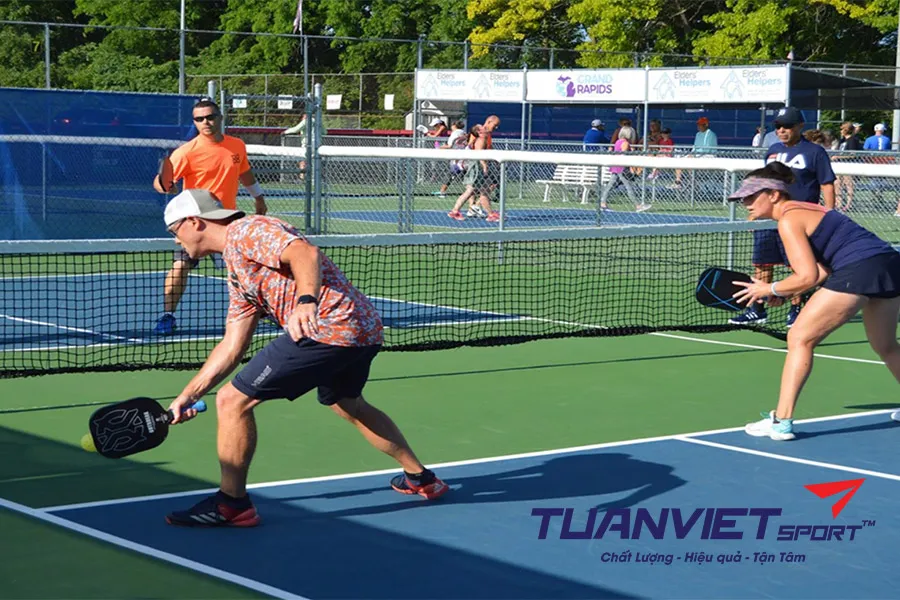 7 Mẹo Chiến Thuật Pickleball Nâng Cao Kỹ Năng Thi Đấu