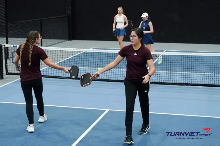 7 Mẹo Chiến Thuật Pickleball Nâng Cao Kỹ Năng Thi Đấu