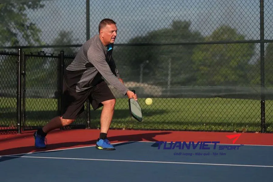 Bài tập luyện phản xạ đoán hướng bóng trong Pickleball giúp đọc tình huống tốt hơn
