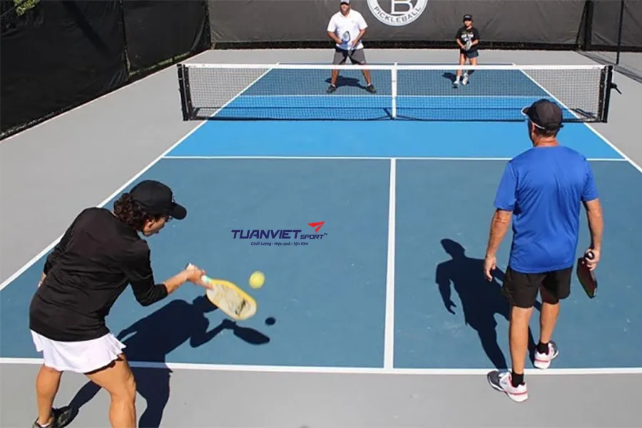 Baseline trong Pickleball là gì? Cách tận dụng để kiểm soát thế trận