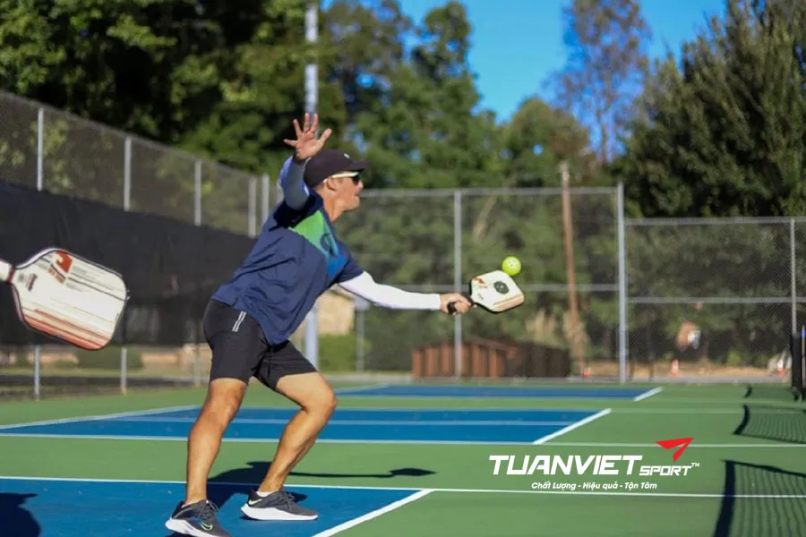 Bị đối thủ nhắm mục tiêu trong Pickleball? Đây là cách xử lý