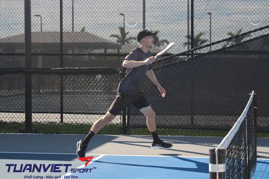 Bí Quyết Dink Chéo Sân Trong Pickleball Giúp Bạn Áp Đảo Đối Thủ