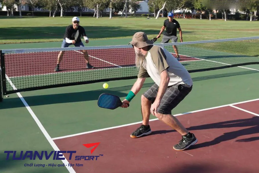 Bí Quyết Dink Chiến Lược Để Ép Đối Thủ Mất Thế Trong Pickleball