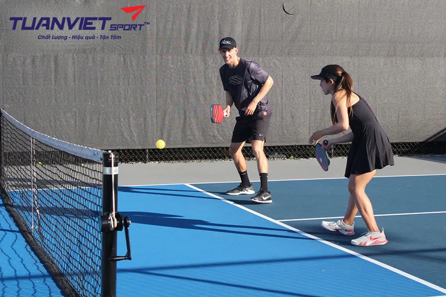 Bí Quyết Dink Chiến Lược Để Ép Đối Thủ Mất Thế Trong Pickleball