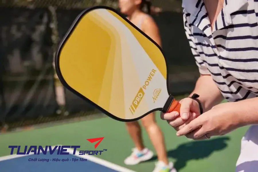 Bí Quyết Giữ Vững Tay Cầm Khi Chơi Pickleball: Tăng Hiệu Suất, Giảm Mỏi Mệt