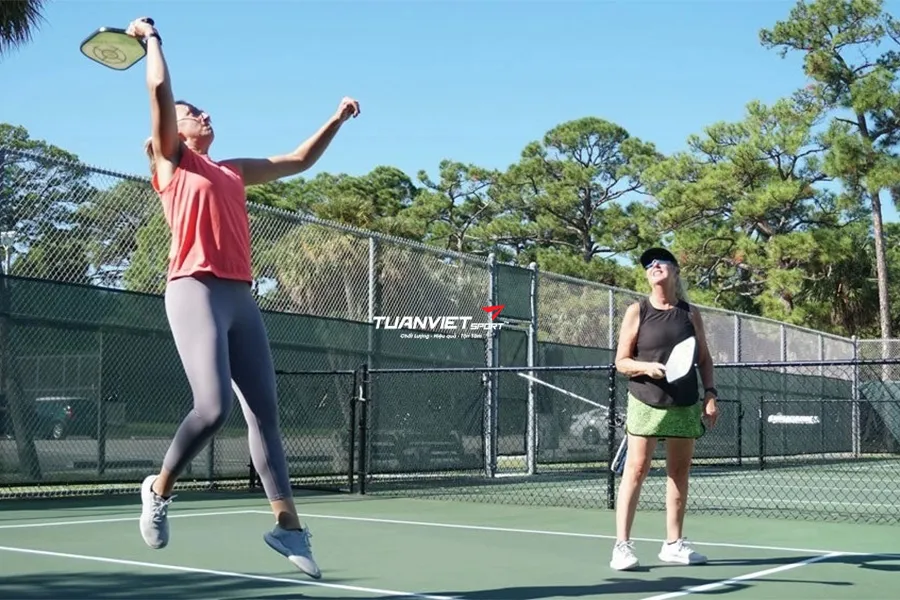 Bí quyết trả những cú lốp bóng trong Pickleball hiệu quả và dễ học