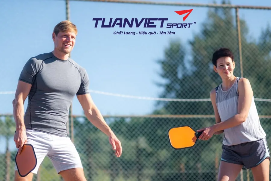 Cách đối phó hiệu quả với đối thủ đánh bóng mạnh trong Pickleball