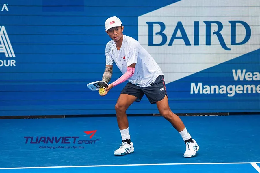 Cách đối phó khi đối thủ nhắm vào đồng đội trong Pickleball