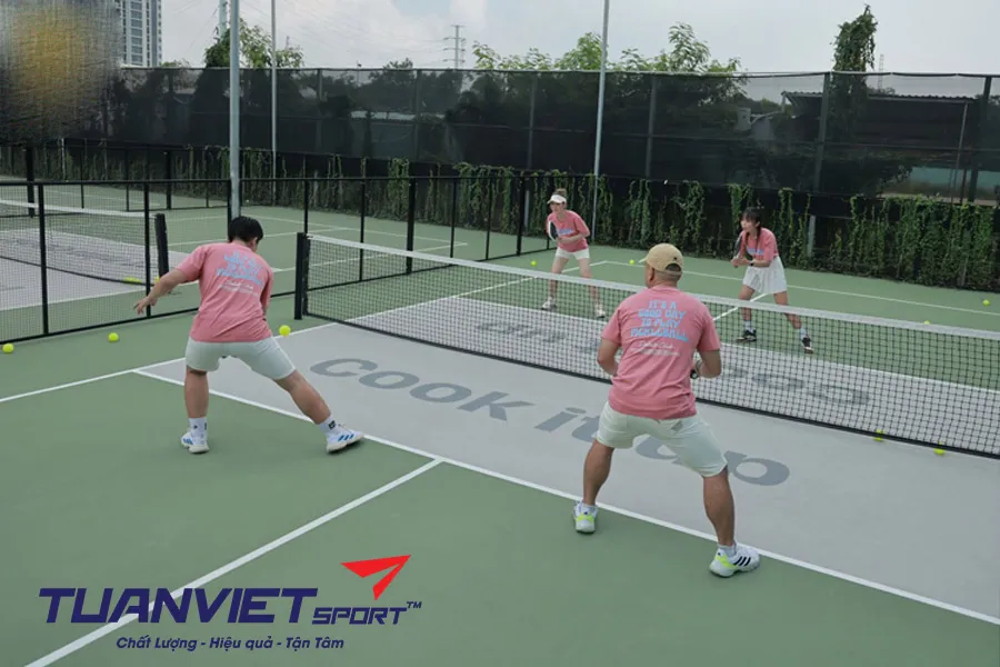 Cách Đối Phó Với Người Chơi Pickleball Đánh Mạnh (Banger)