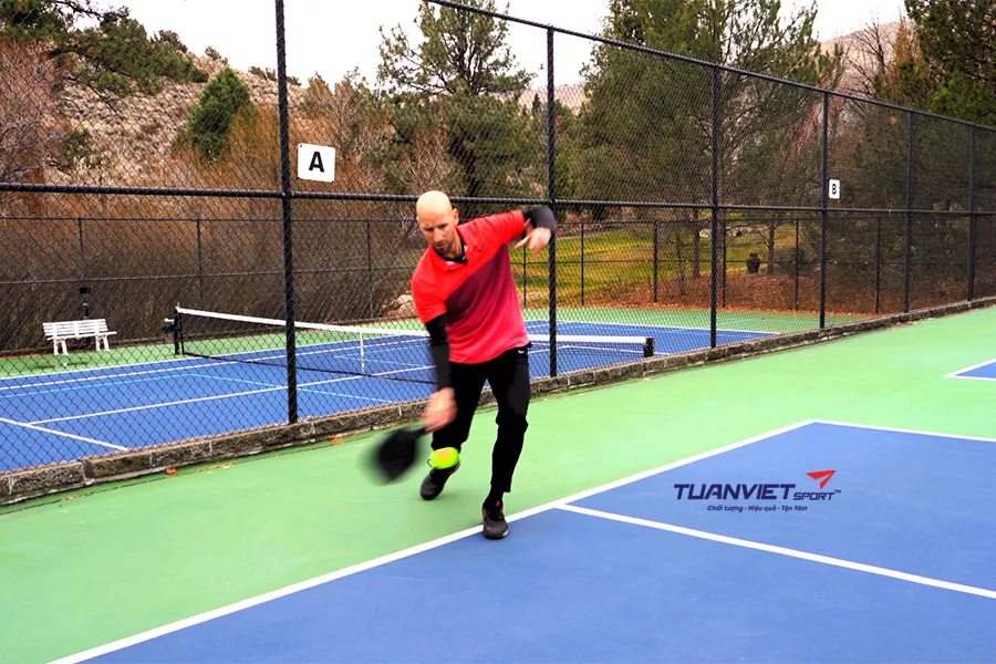 Cách dùng Wrist Lag để tăng sức mạnh và độ xoáy trong pickleball cho người chơi mọi cấp độ