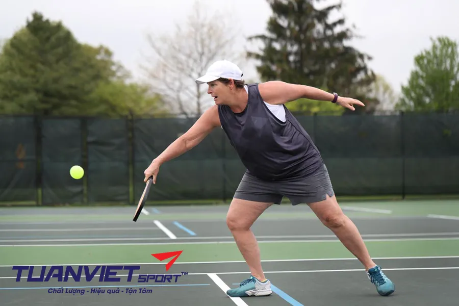 Cách Giao Bóng Slice Hiệu Quả Trong Pickleball Cho Người Chơi Mọi Cấp Độ