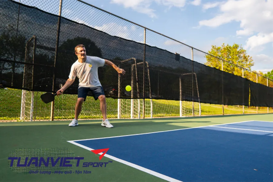 Cách Giao Bóng Slice Hiệu Quả Trong Pickleball Cho Người Chơi Mọi Cấp Độ