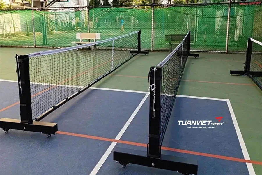 C&aacute;ch lắp lưới Pickleball di động SLK c&oacute; b&aacute;nh xe từng bước chi tiết