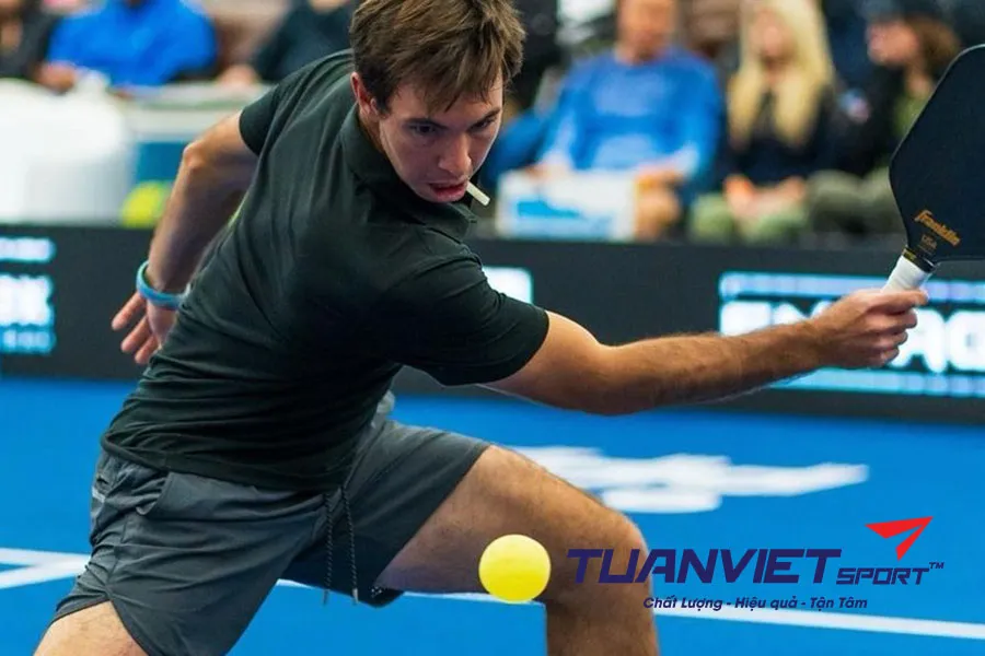 Cách thực hiện cú backhand slice return hiệu quả trong Pickleball