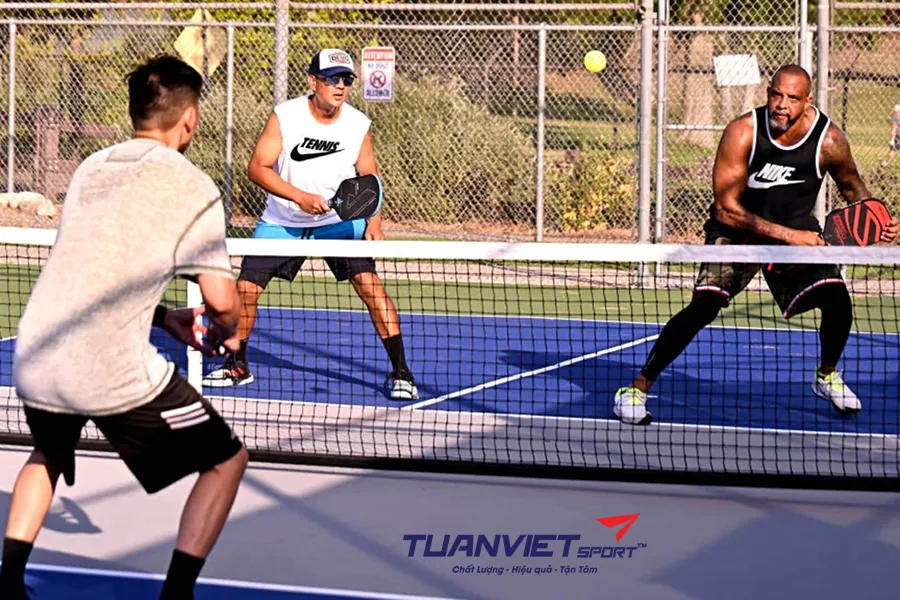 Cách xoay chuyển trận đấu khi bị dẫn điểm trong Pickleball