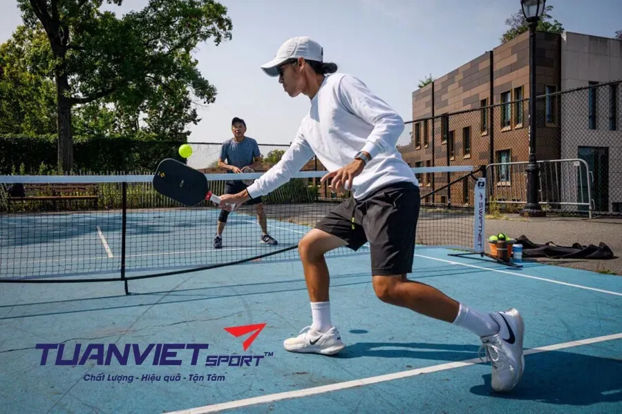 Cách xử lý bóng chạm lưới trong Pickleball hiệu quả và đúng luật