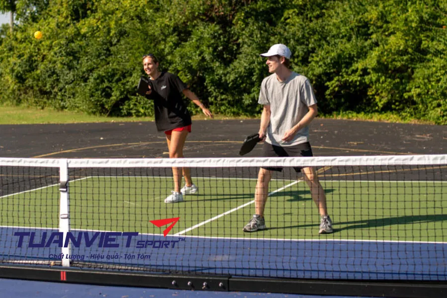 Cách Xử Lý Những Cú Dink Hiểm Hóc Khi Chơi Pickleball Hiệu Quả