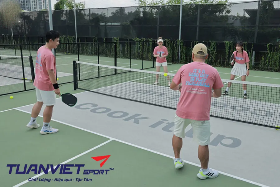 Cách Xử Lý Những Cú Lob Trong Pickleball Hiệu Quả Và Nhanh Gọn