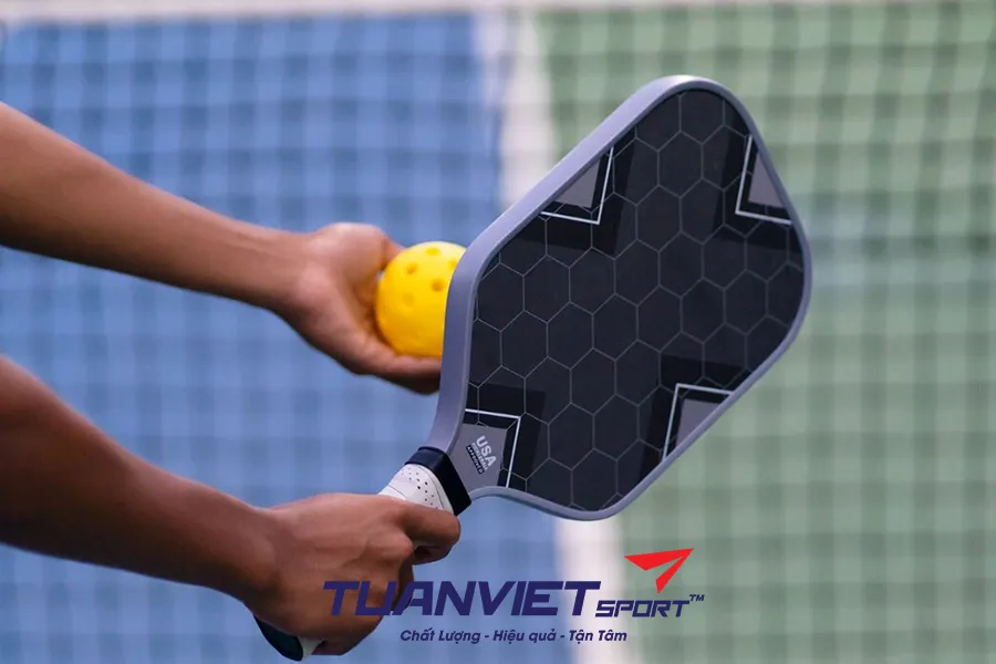 Cầm vợt kiểu nào khi chơi Pickleball? Hướng dẫn 3 kiểu phổ biến
