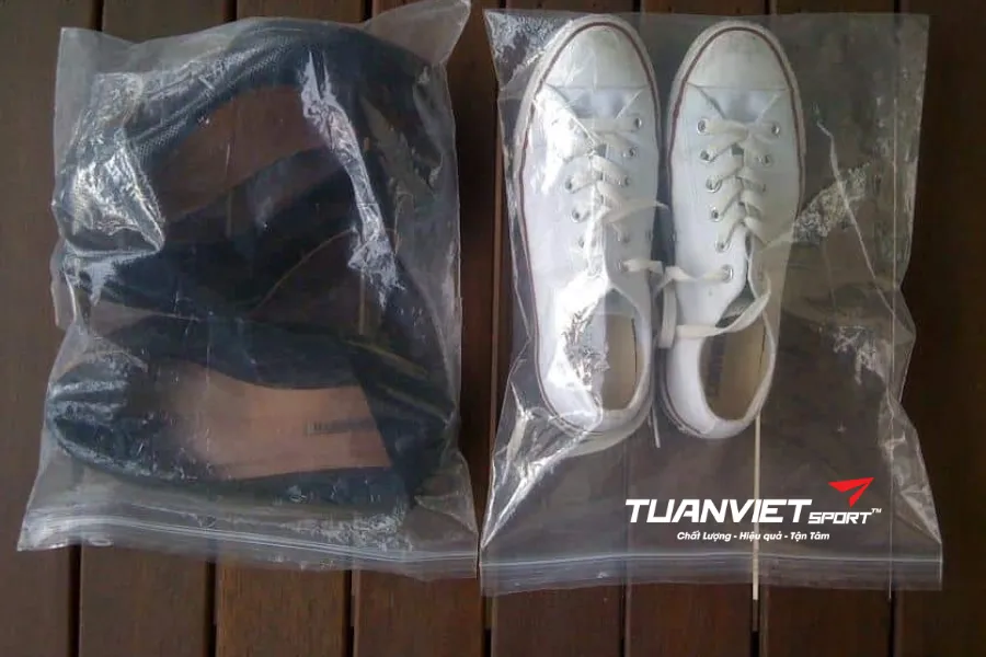 Cất giày bóng bàn trong túi thể thao mẹo chống ẩm mốc hiệu quả