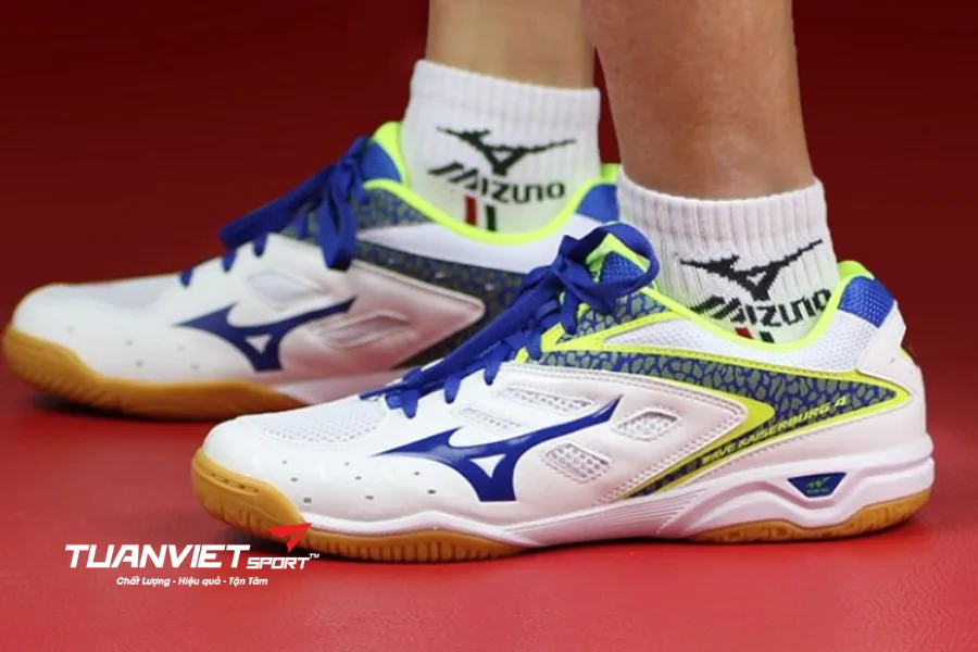 Cất giày bóng bàn trong túi thể thao mẹo chống ẩm mốc hiệu quả