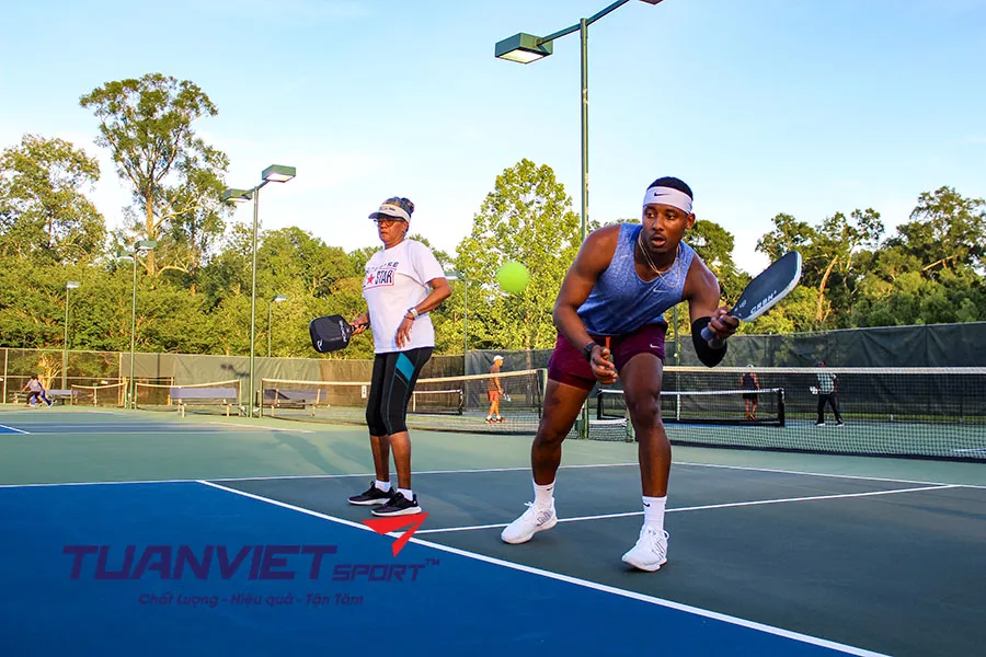 Chiến Lược Định Vị Trong Đánh Đôi Pickleball: Bí Quyết Làm Chủ Trận Đấu