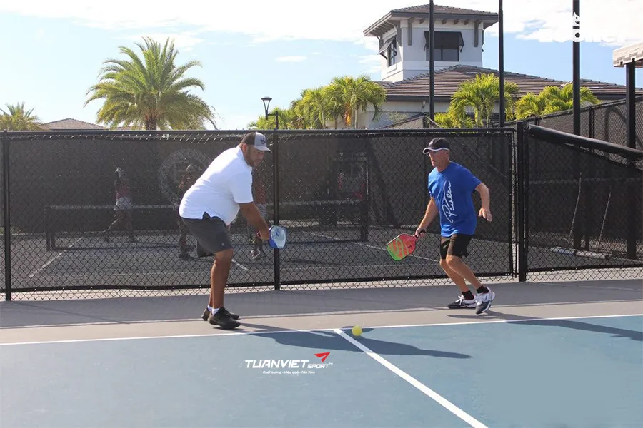 Chiến thuật Pickleball chiếm lĩnh góc đánh và vô hiệu hóa tầm công kích của đối phương
