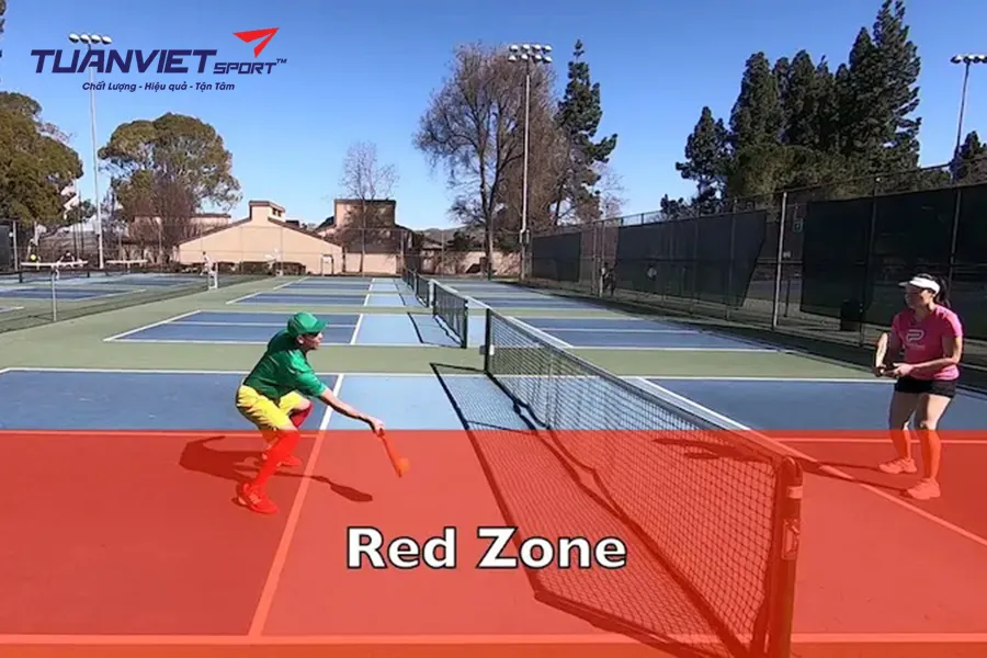 Chiến thuật tấn công thông minh trong Pickleball dựa trên vị trí bóng