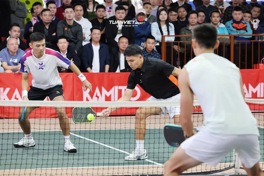 Chiến thuật xếp chồng trong Pickleball và hướng dẫn chi tiết cho người mới
