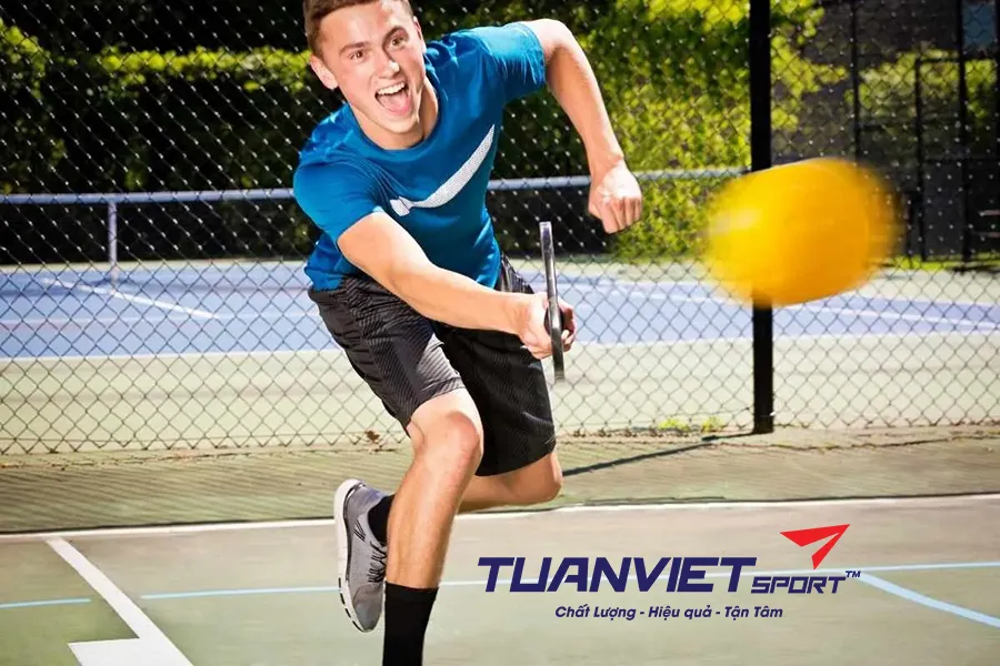 Cú đánh drip shot trong Pickleball là gì? Hướng dẫn chi tiết cách thực hiện và luyện tập