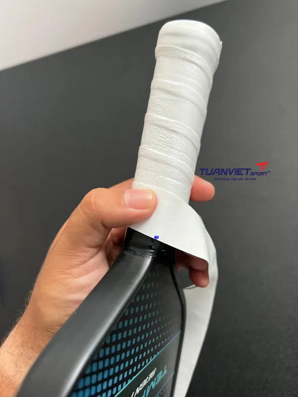 Cuốn cán vợt pickleball: Phân biệt grip, cách chọn và cách quấn đúng