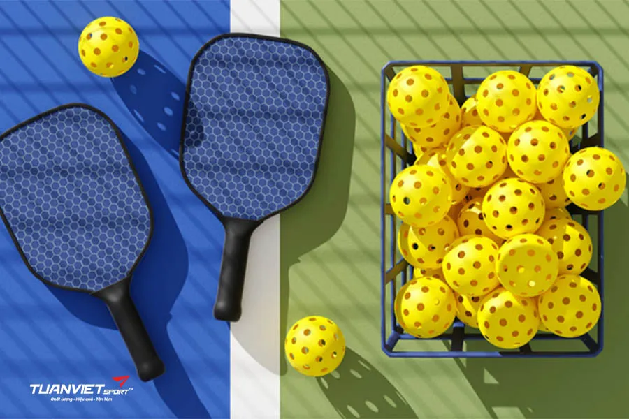 Hướng Dẫn Chọn Bóng Pickleball Phù Hợp: Trong Nhà Hay Ngoài Trời?