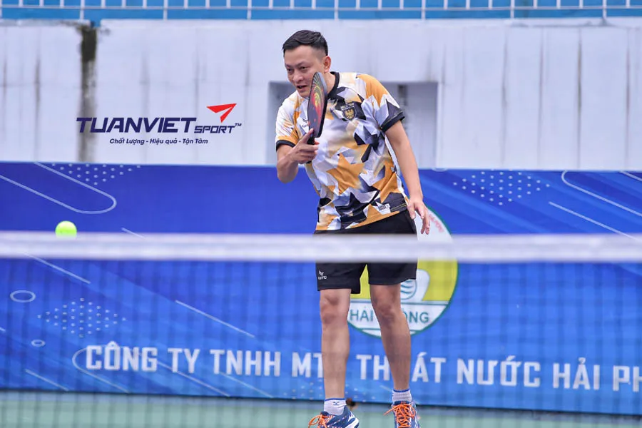 Hướng dẫn sử dụng backhand hai tay hiệu quả trong pickleball