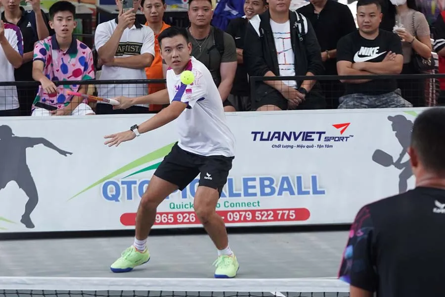Hướng dẫn thực hiện cú bodybag trong Pickleball và mẹo tránh bị dính đòn