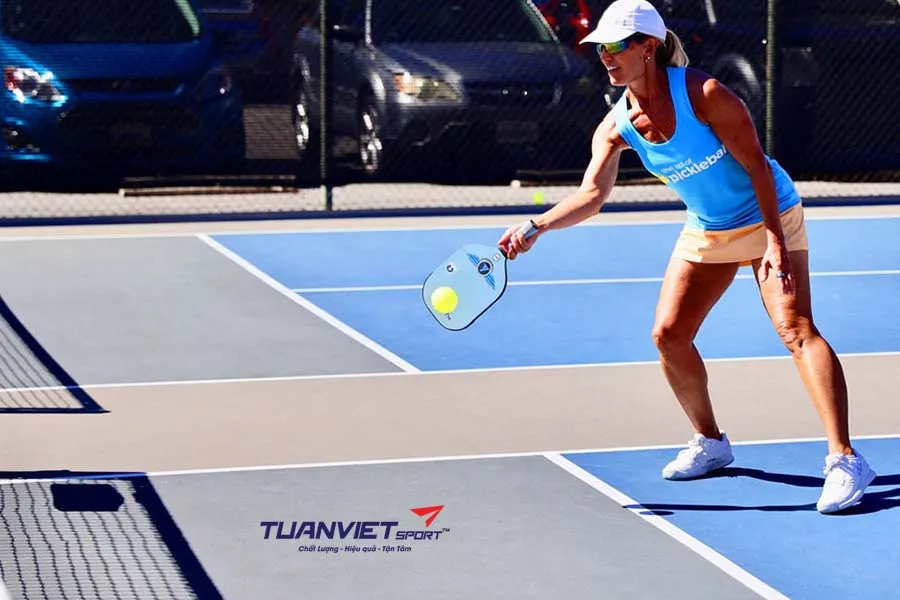 Hướng dẫn thực hiện cú bodybag trong Pickleball và mẹo tránh bị dính đòn